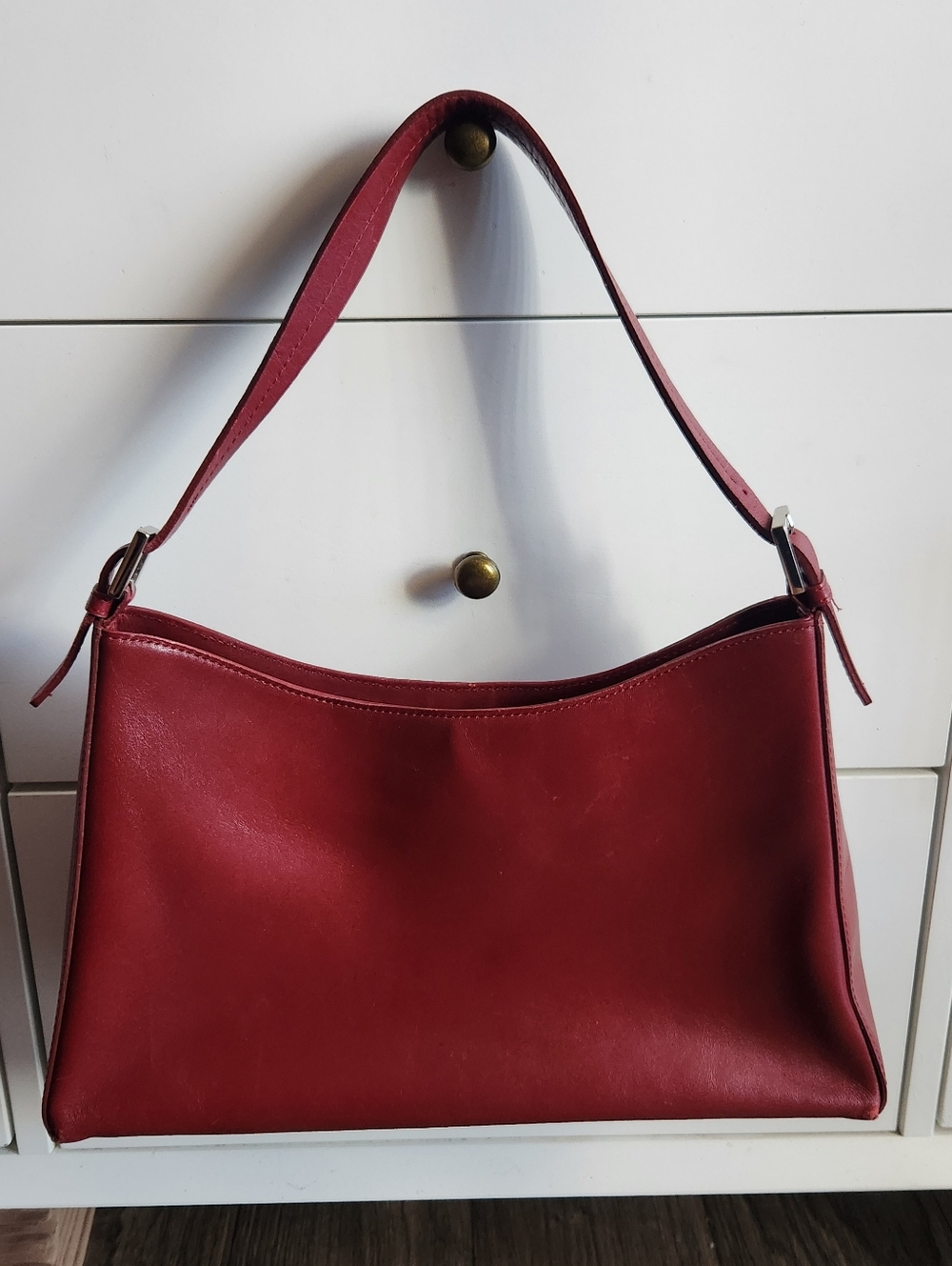 Ann Taylor 90s Minimalist Classic Red Leather Shoulder Bag with Silver Hardware